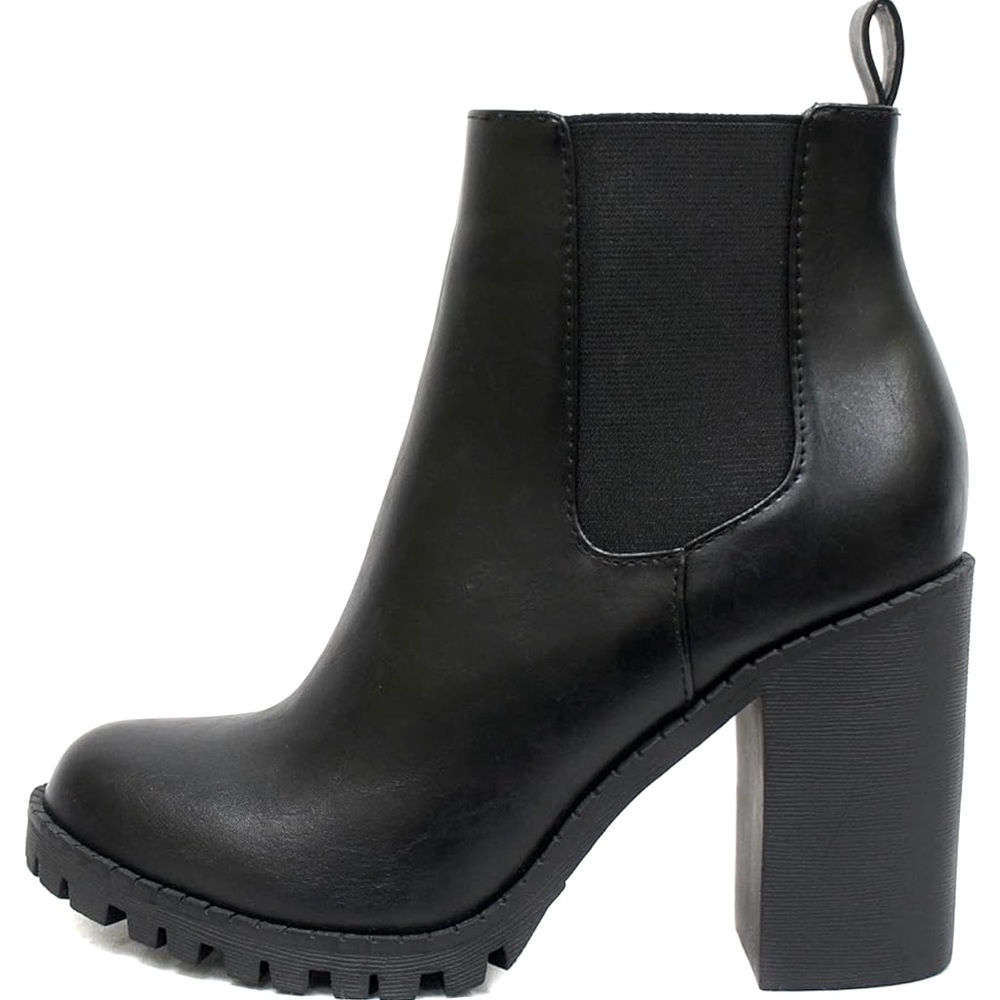 Women’s Soda Glove Ankle Boots with lug sole elastic gore and chunky heel.